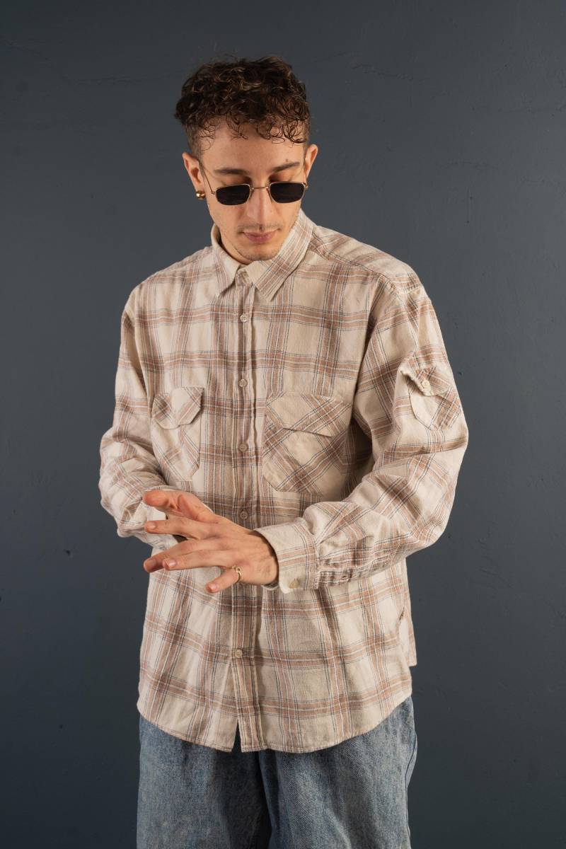 80S Vintage Flannel Lumberjack Shirt Button Up Grandpa White Beige Check Pattern Gender Neutral Size L Cotton Second Hand von nonaClothingVintage