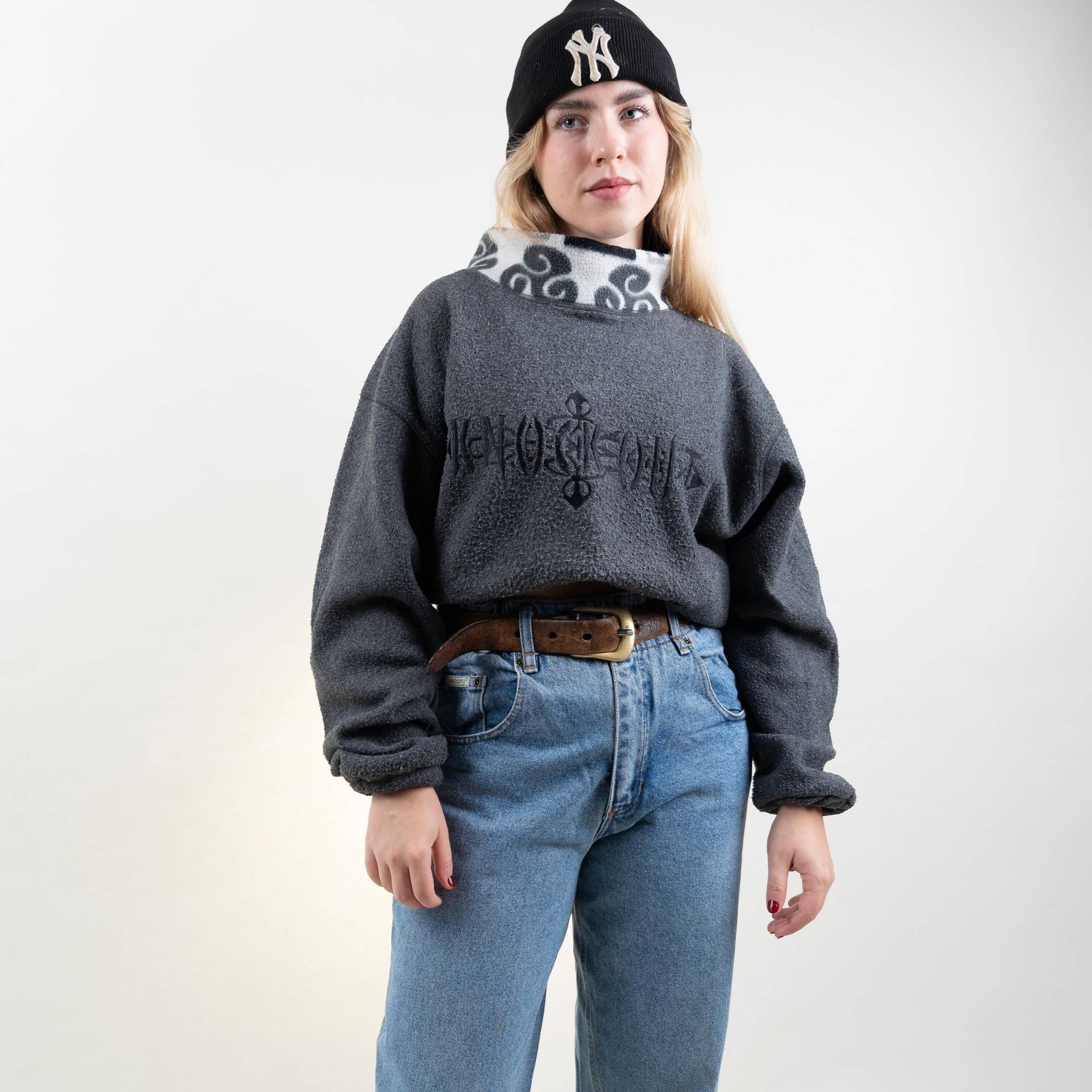 80S Vintage Fleece Jumper Pullover Sweater Crazy Pattern Grey White Gender Neutral Oversize 90S Aesthetic Second Hand von nonaClothingVintage