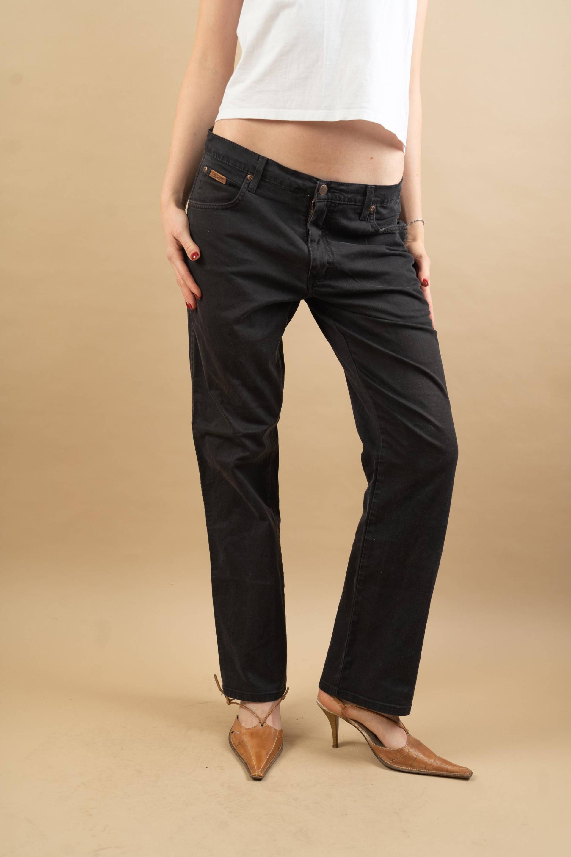 Size S/M Vintage Wrangler Jeans Denim Black Straight Low Waisted Pants Casual Wear Accent Stitching 80S Gender Neutral von nonaClothingVintage