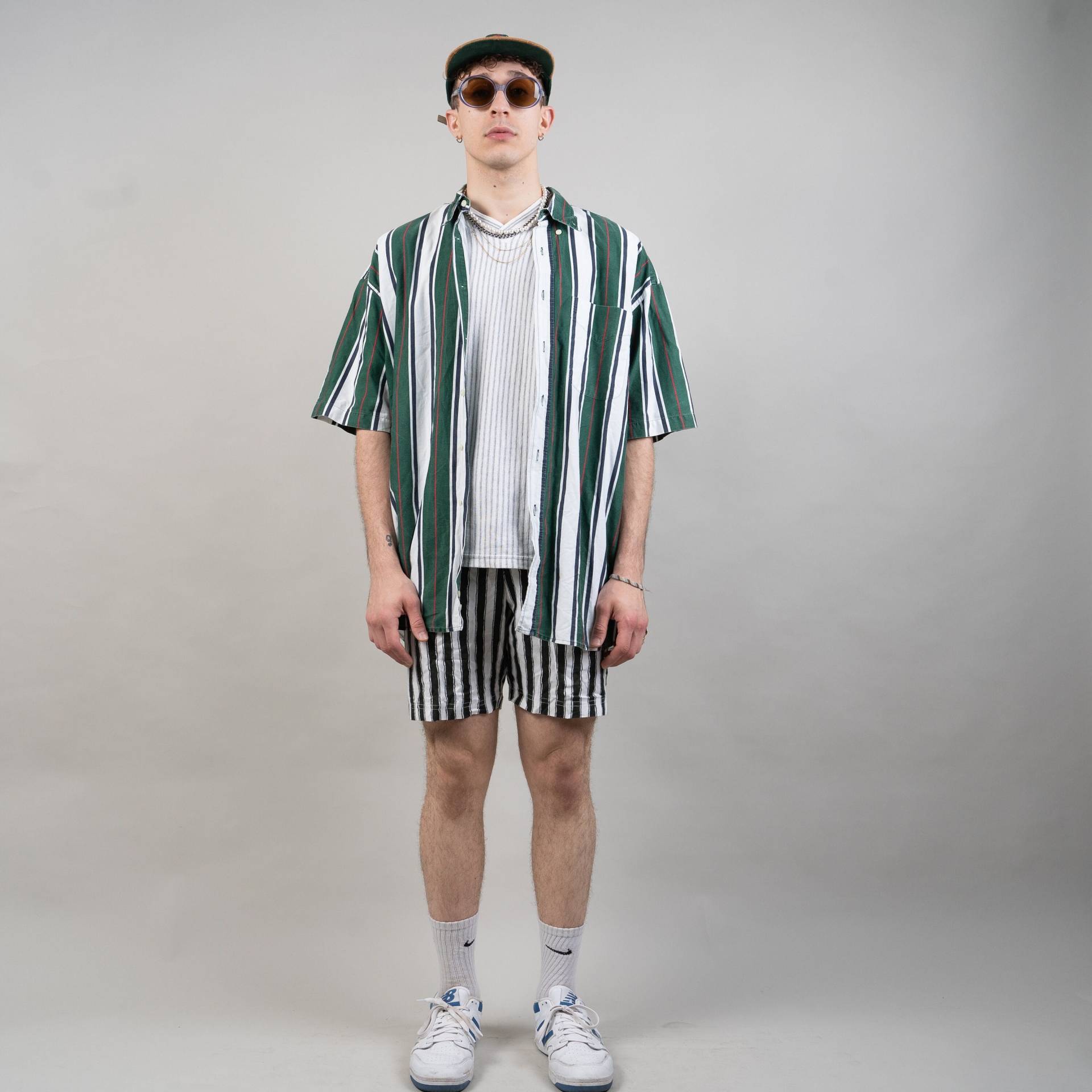 Vinage Striped Shirt Green & White Size L Cotton 80S von nonaClothingVintage