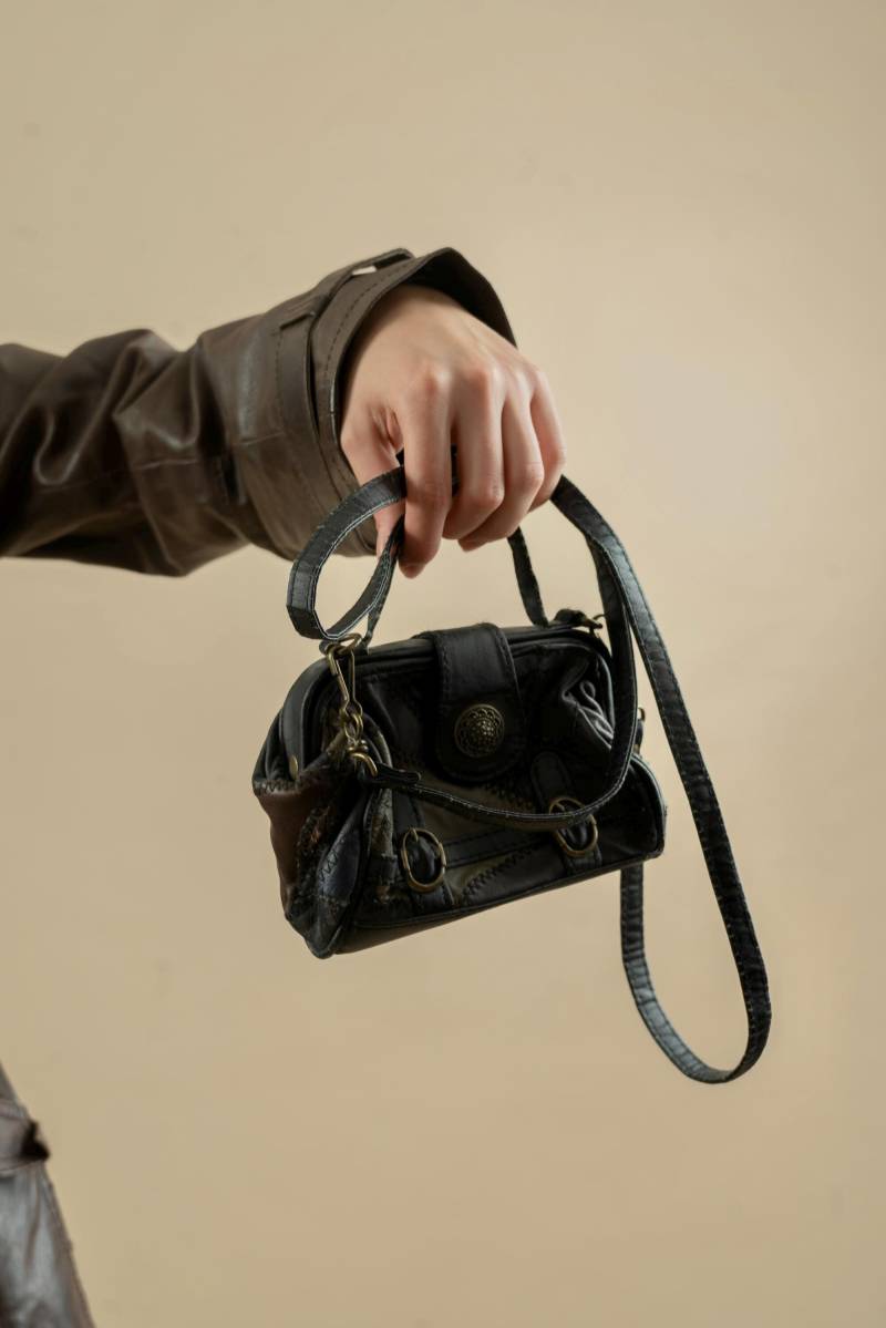 Vintage 70S Chestnut Brown Patchwork Leather Bag Purse von nonaClothingVintage