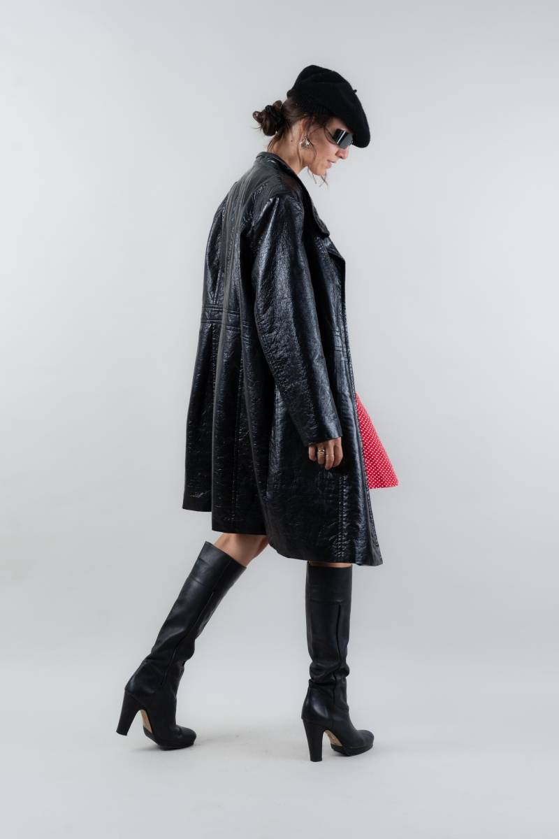 Vintage Black Shiny Coat Button Up Oversized Size L 80S 90S Berlin Style von nonaClothingVintage