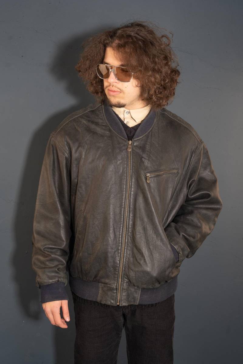 Vintage Bomber Leather Jacket Grey Black Size L/Xl Distressed Second Hand 80S 90S von nonaClothingVintage