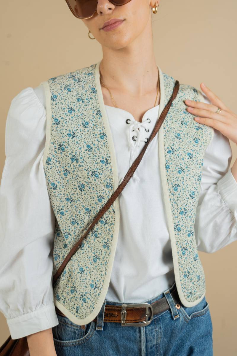Vintage Cotton Vest Blue White Floral Pattern Inside Out Reversible Quitted Size S 80S von nonaClothingVintage
