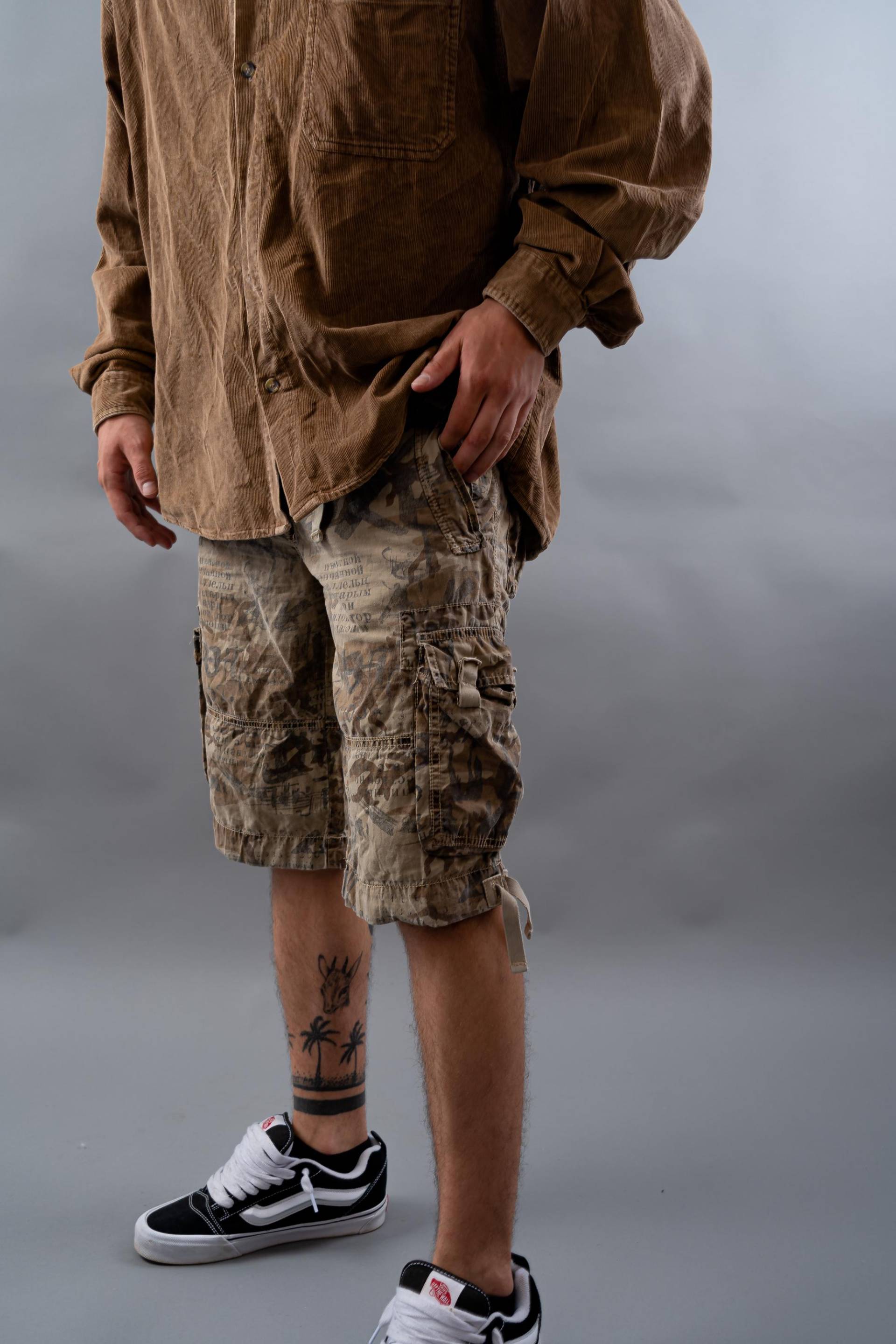 Vintage Khaki Cargo Camouflage Shorts Size L 80S 90S Grunge Streetstyle Unisex von nonaClothingVintage