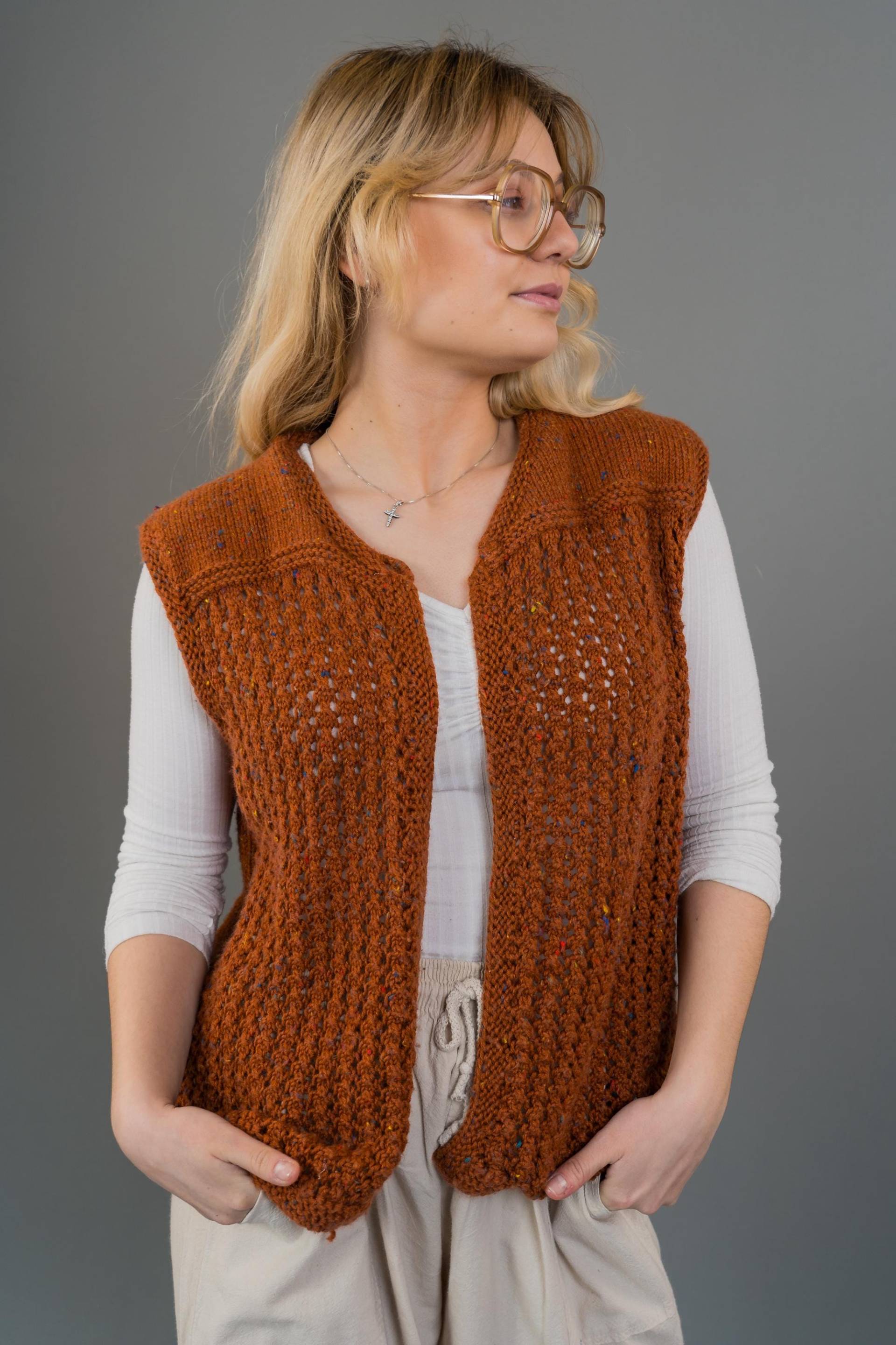 Vintage Knitted Crochet Vest - Boho Chic Orange Layering Piece Festival Ready Coquette Style von nonaClothingVintage