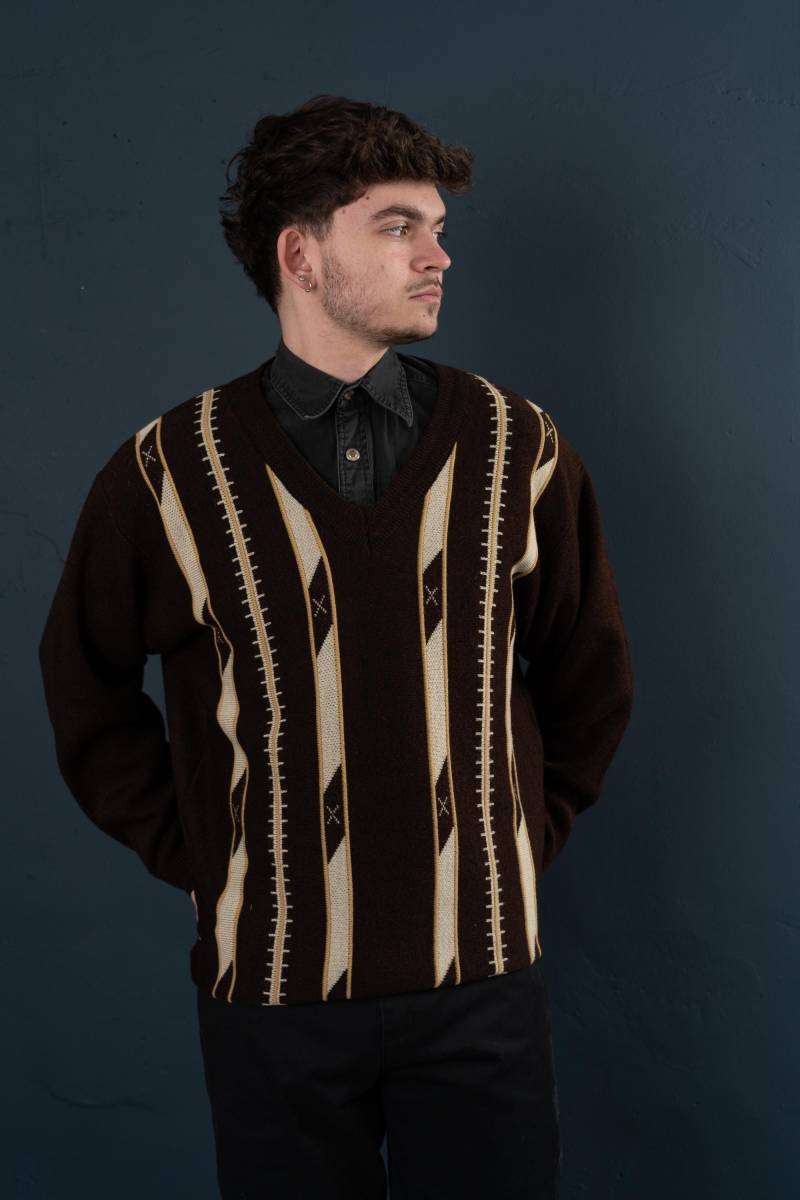 Vintage Knitted Sweater Black With Golden Pattern Jumper For Man Woman Size L Oversized 80S 90S von nonaClothingVintage