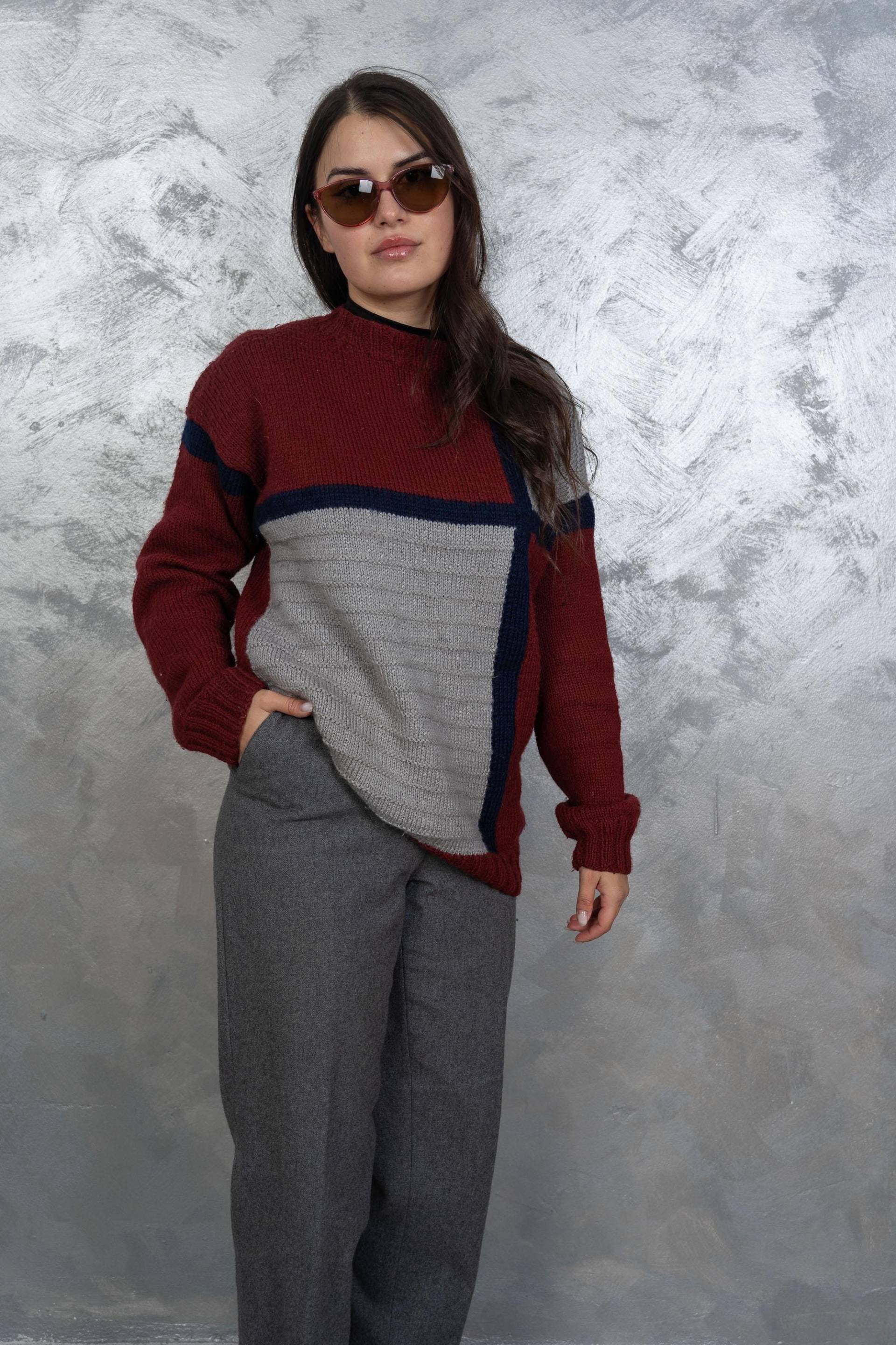 Vintage Knitted Sweater Knit Grey & Red Size L 80S 90S Second Hand Gender Neutral von nonaClothingVintage