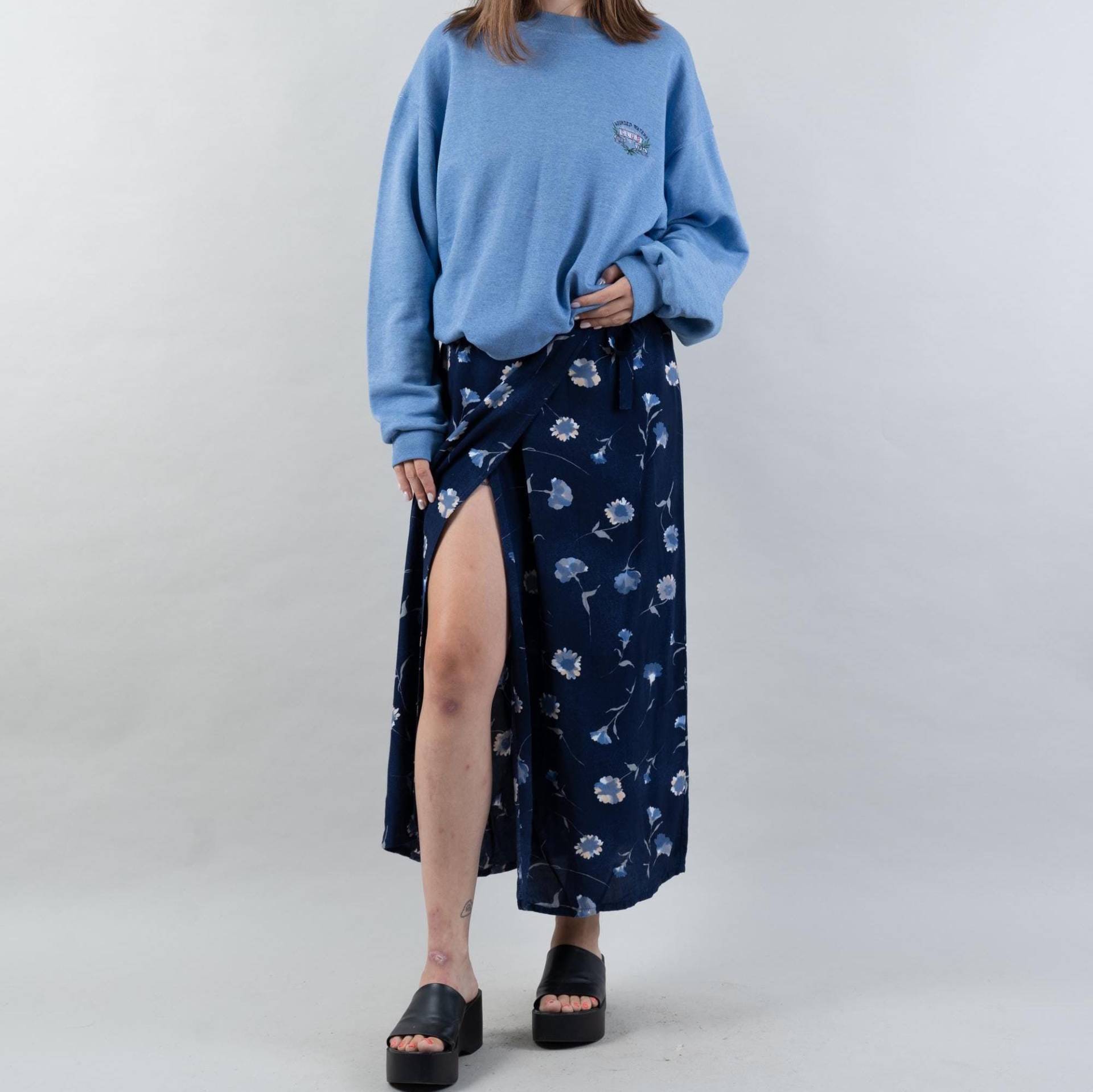 Vintage Maxi Skirt Wrap Blue With White Floral Pattern High Waist Size M - L 80S Viscose von nonaClothingVintage