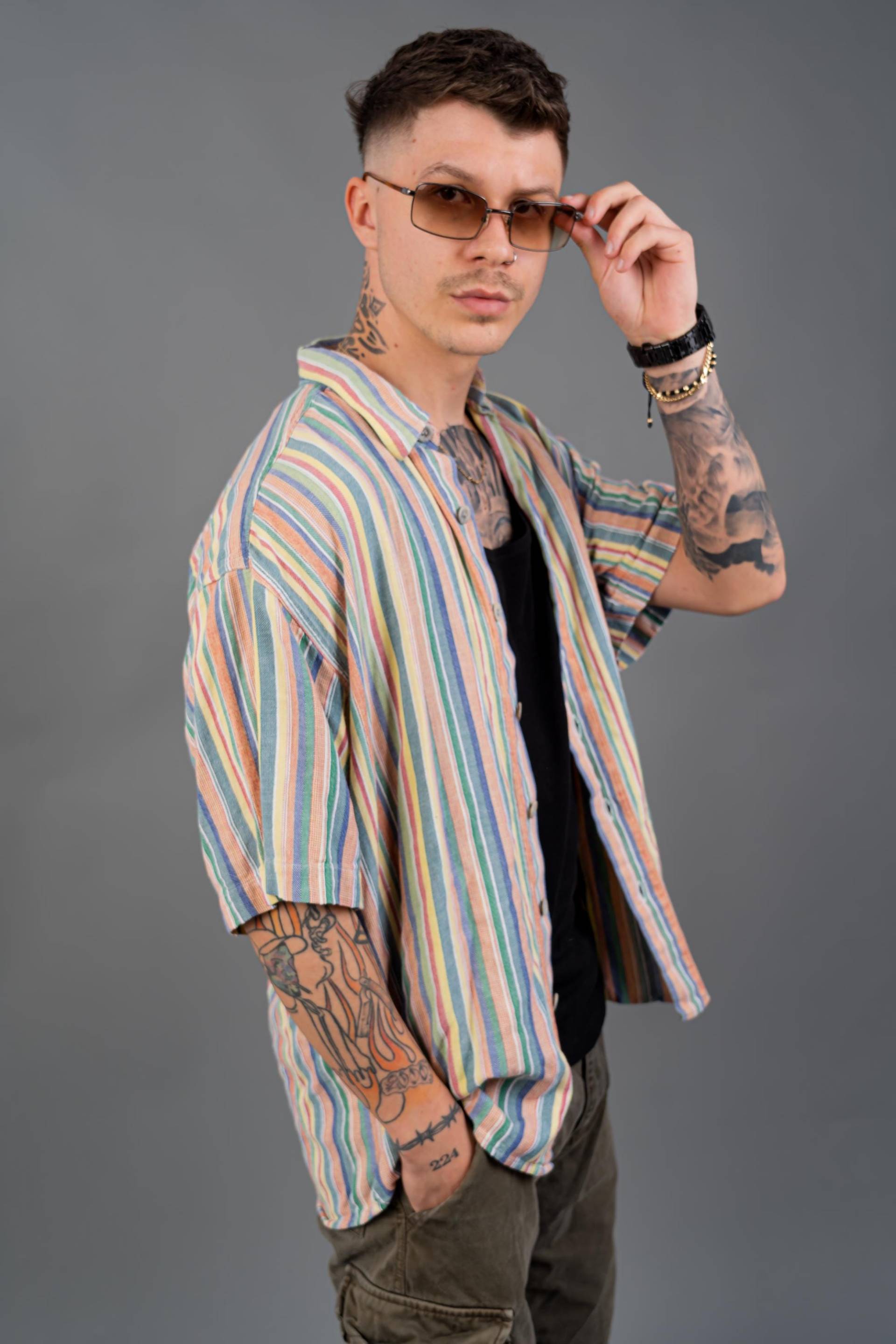 Vintage Striped Shirt Rainbow Pattern & White Size L Cotton 80S von nonaClothingVintage