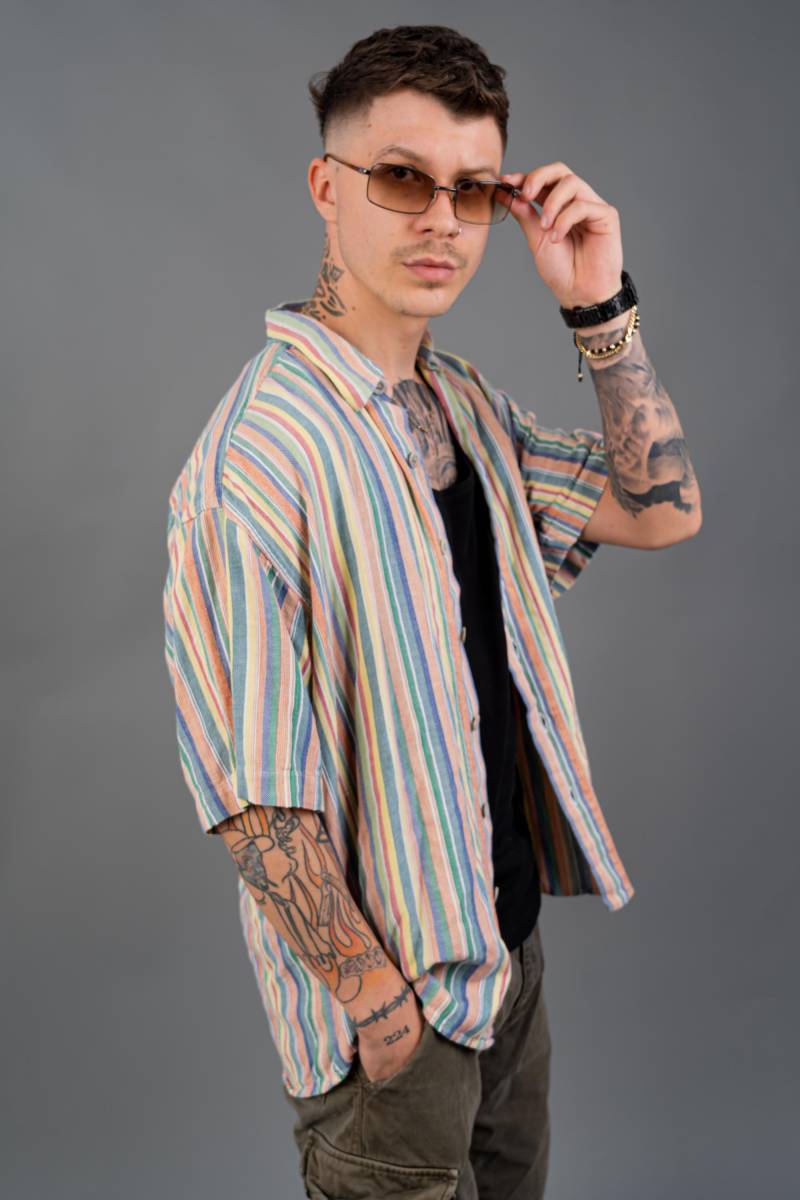 Vintage Striped Shirt Rainbow Pattern & White Size L Cotton 80S von nonaClothingVintage