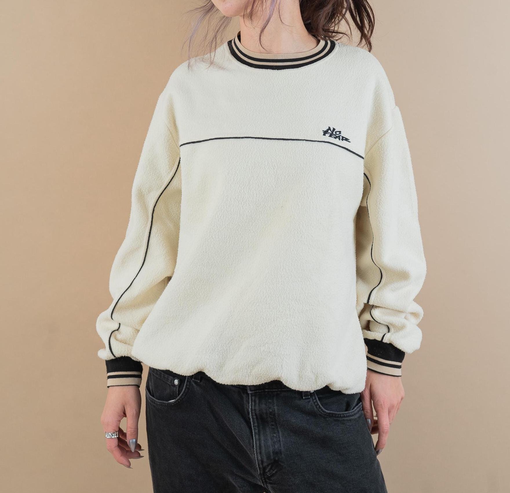 Vintage White Fleece Jumper Crewneck Black Details Size M/L 90S Gender Neutral Sweater von nonaClothingVintage