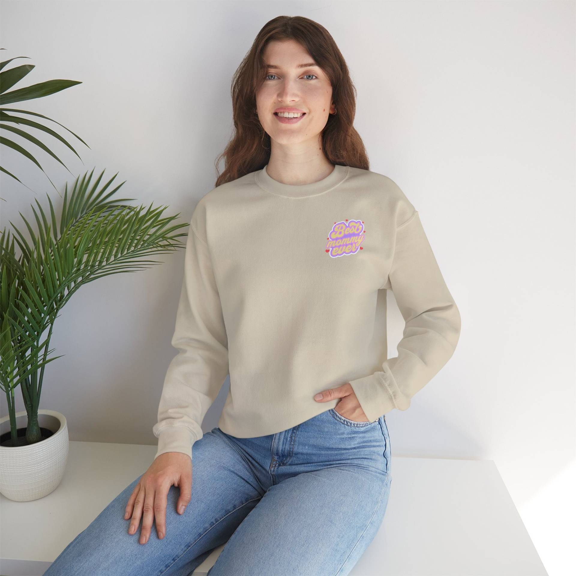 Best Mommy Ever Heavy Blend™ Crewneck Sweatshirt von noordinaryapparel