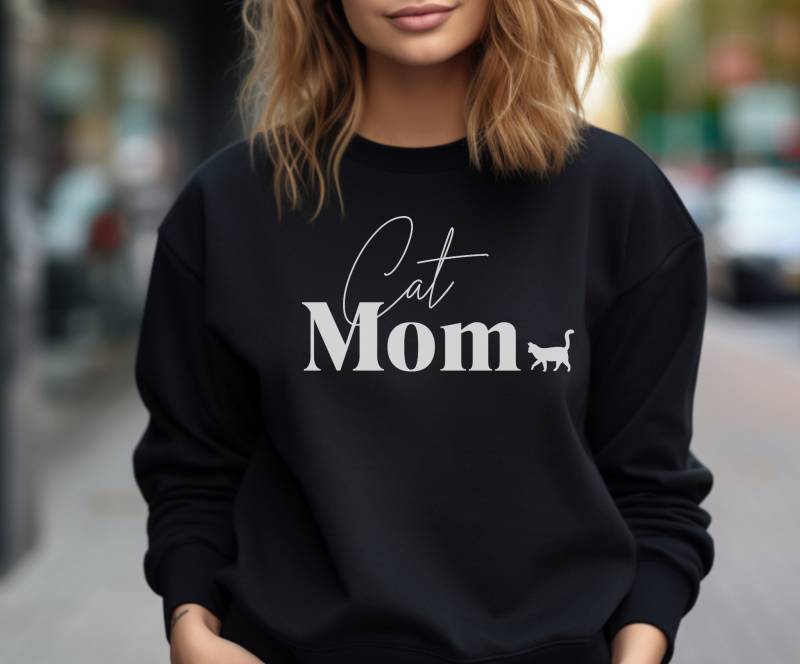 Cat Mom Unisex Heavy Crewneck Sweatshirt von noordinaryapparel