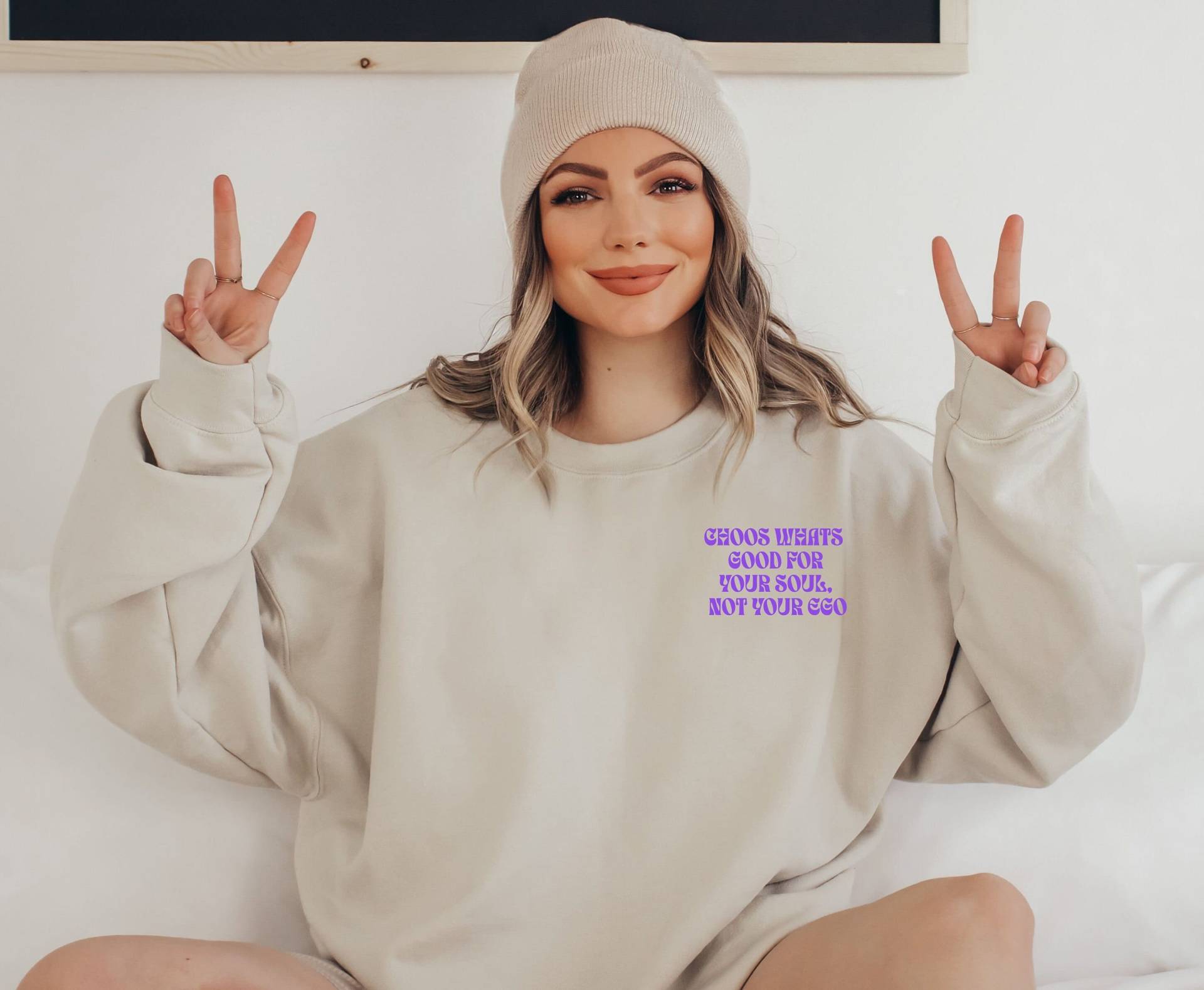 Choos Whats Good For You're Soul, Not Ego Crewneck Sweatshirt Choos Whats Good For You're Soul, Not Ego Crewneck Sweatshirt von noordinaryapparel