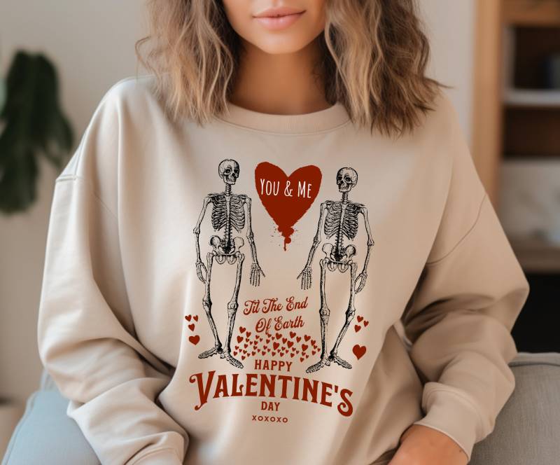 Valentinstag Bis Ans Ende Der Welt Liebes Unisex Crewneck Sweatshirt Valentinstag Bis Ans Ende Der Welt Liebes Unisex Crewneck Sweatshirt von noordinaryapparel