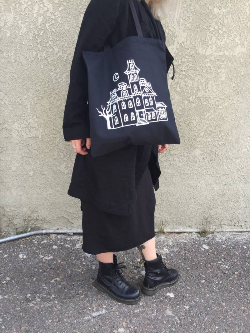1313 Cemetery Lane Gothic Addams Family Handgemachte Siebdruck Einkaufstasche von nothingpins