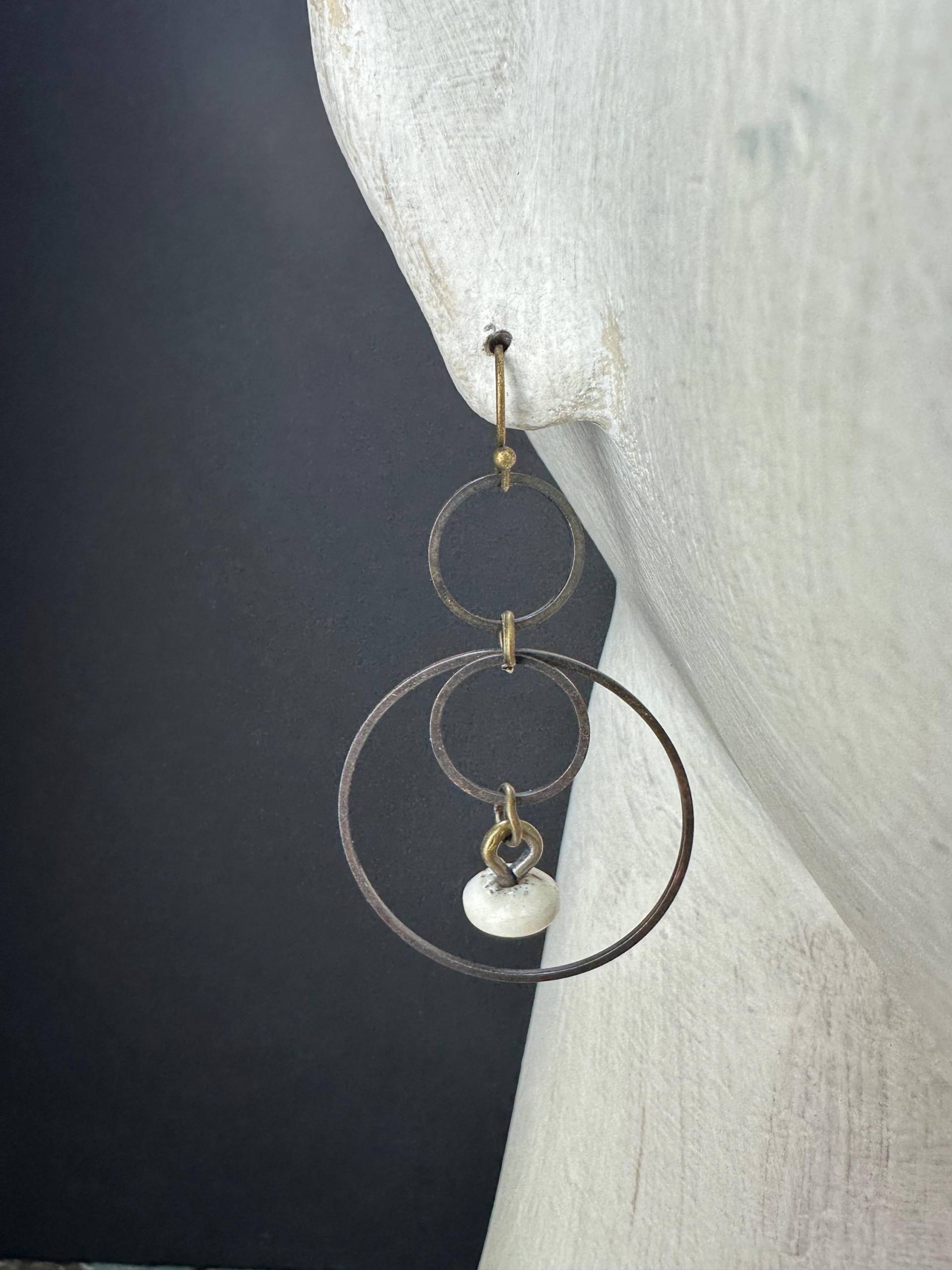 Doppel Hoop Ohrringe/Vintage Knopf Schmuck Boho Einzigartiges Geschenk Für Sie von notionbyleandra