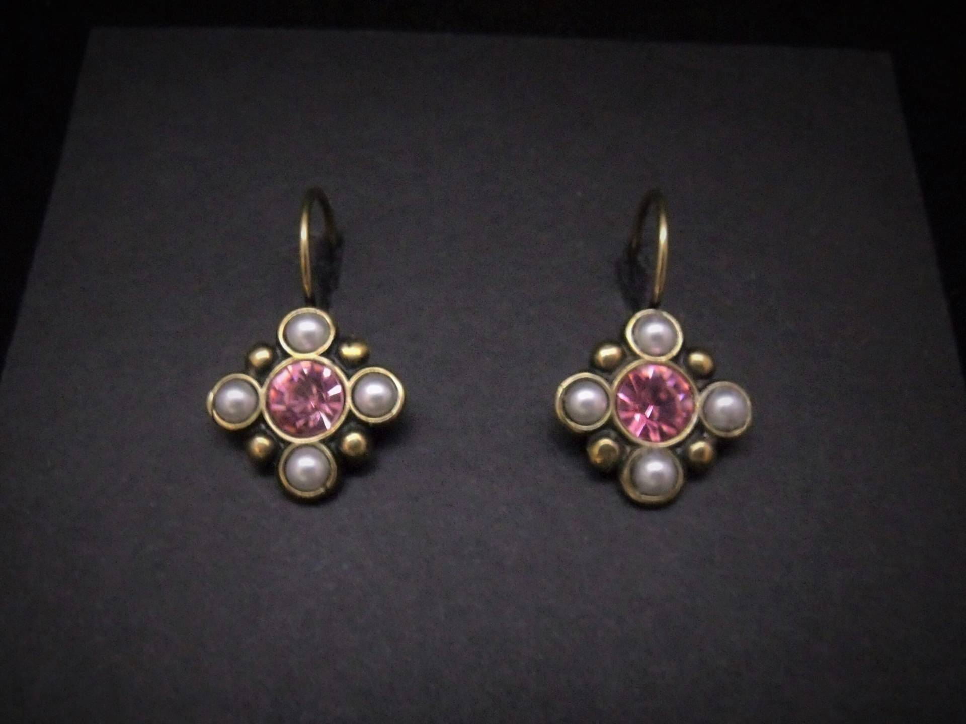 Mittelalterliche Ohrringe Rosen-Rosa-Weiß Kunstperle Aus Antik-Messing Renaissance von nottheComfortZone