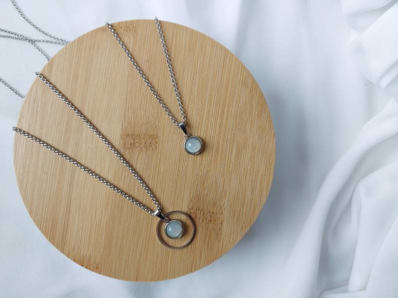 Moon Halskette Mit Mondstein-Anhänger // Mondstein Weiß | Milchig Oder Ohne Loop Aus Edelstahl/Design Unikat Schmuck Moon Halskette Mit Mondstein-Anhänger // Mondstein Weiß | Milchig Oder Ohne Loop Aus Edelstahl/Design Unikat Schmuck von nouimanufaktur
