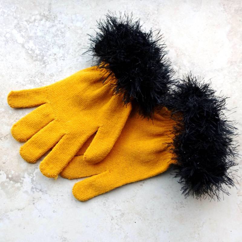 Ausgefallene Gehäkelte Schwarze Manschette Safrangelb Stretch Handschuhe, Winter Geschenk Für Sie, Elegante Festliche Handschuhe Erwachsene von novelknitsdlm