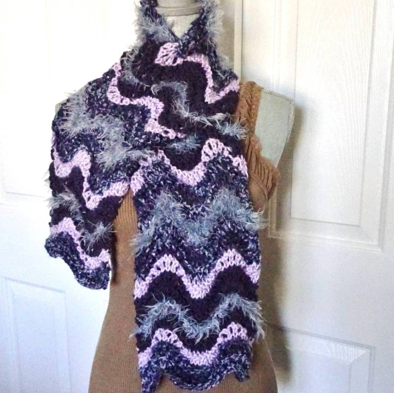 Handgestrickter Chevron Schal Lila Winter Schal von novelknitsdlm