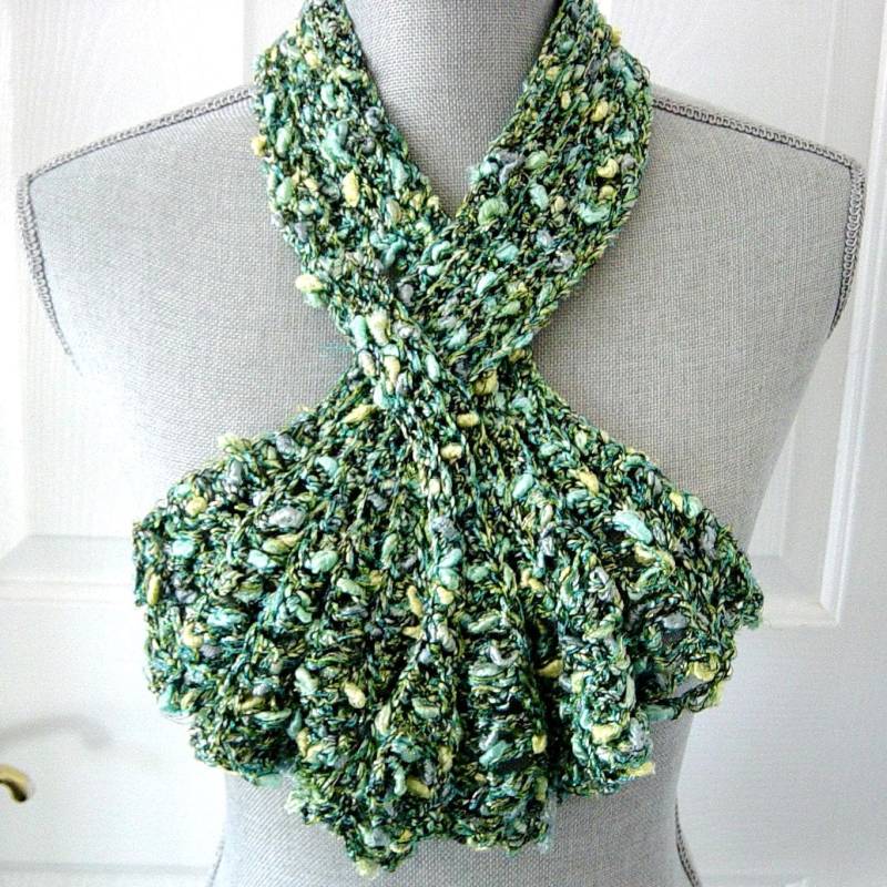 Grüner Keyhole Schal, Gehäkelter Damen Winter Schal Geschenk von novelknitsdlm