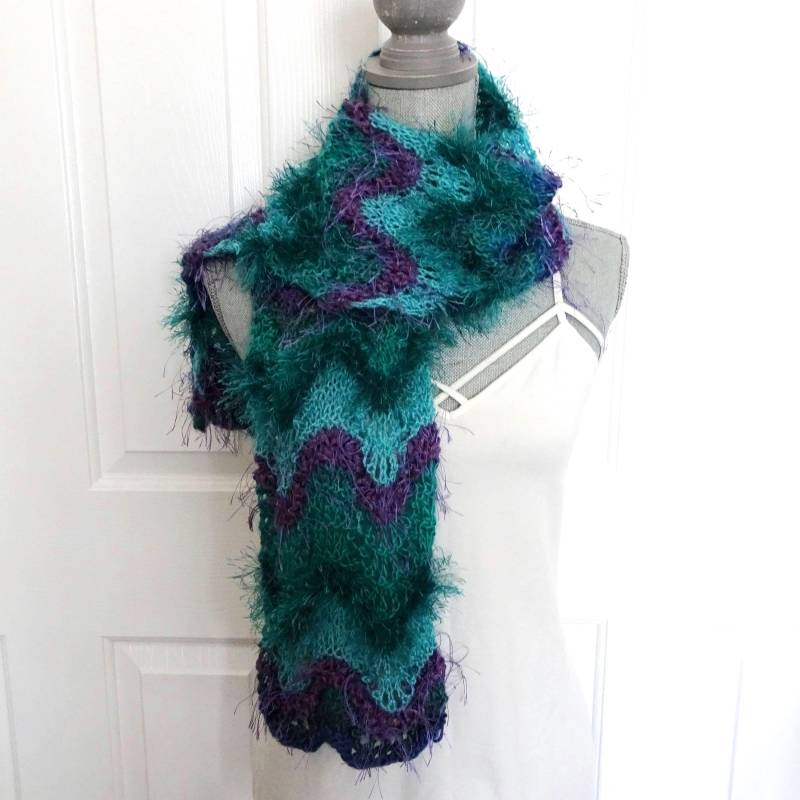 Handgestrickter Chevron Streifen Schal Türkis Teal Lila Boho Schal von novelknitsdlm