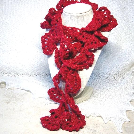 Rot Gehäkelte Schal Halskette Metallic Sparkle Rüschen Halswärmer von novelknitsdlm