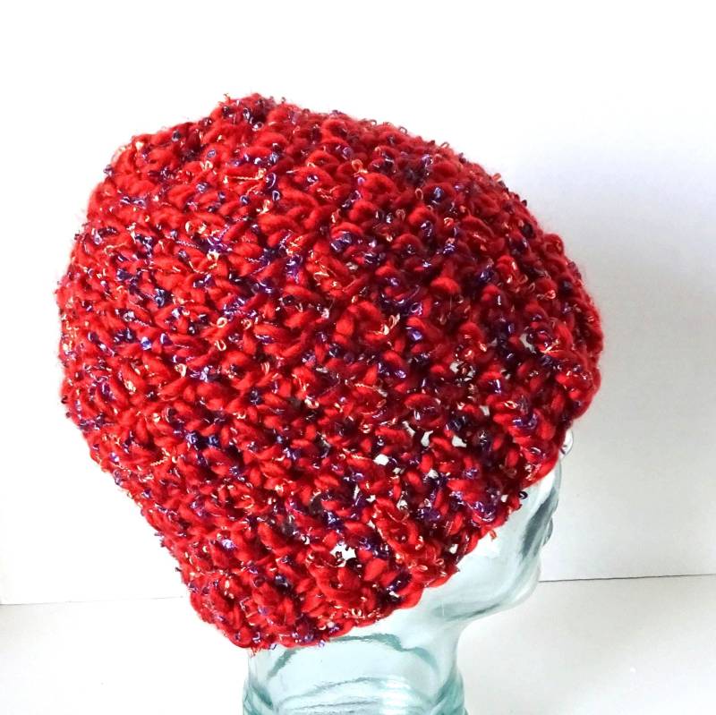 Hand Gehäkelte Rote Cloche Wintermütze Erwachsene Größe von novelknitsdlm