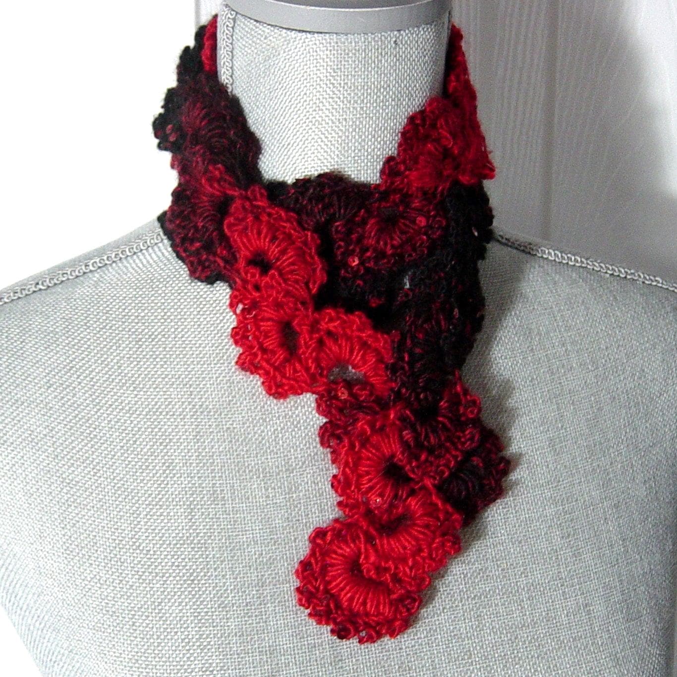 Rot & Schwarz Gehäkelte Pailletten Halskette Schal Urlaub Halswärmer von novelknitsdlm