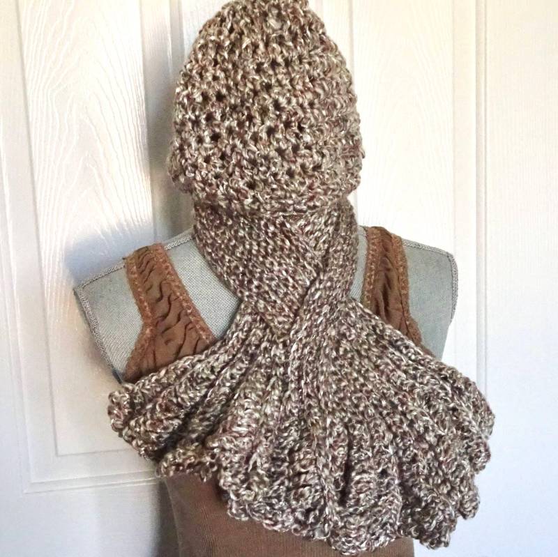 Schlüssel-Loch-Schal Und Winter-Cloche-Hut-Weihnachtsgeschenk, Beige Schal Hut, Geschenkset Für Sie, Hand Häkeln, Weihnachtsgeschenk-Set von novelknitsdlm