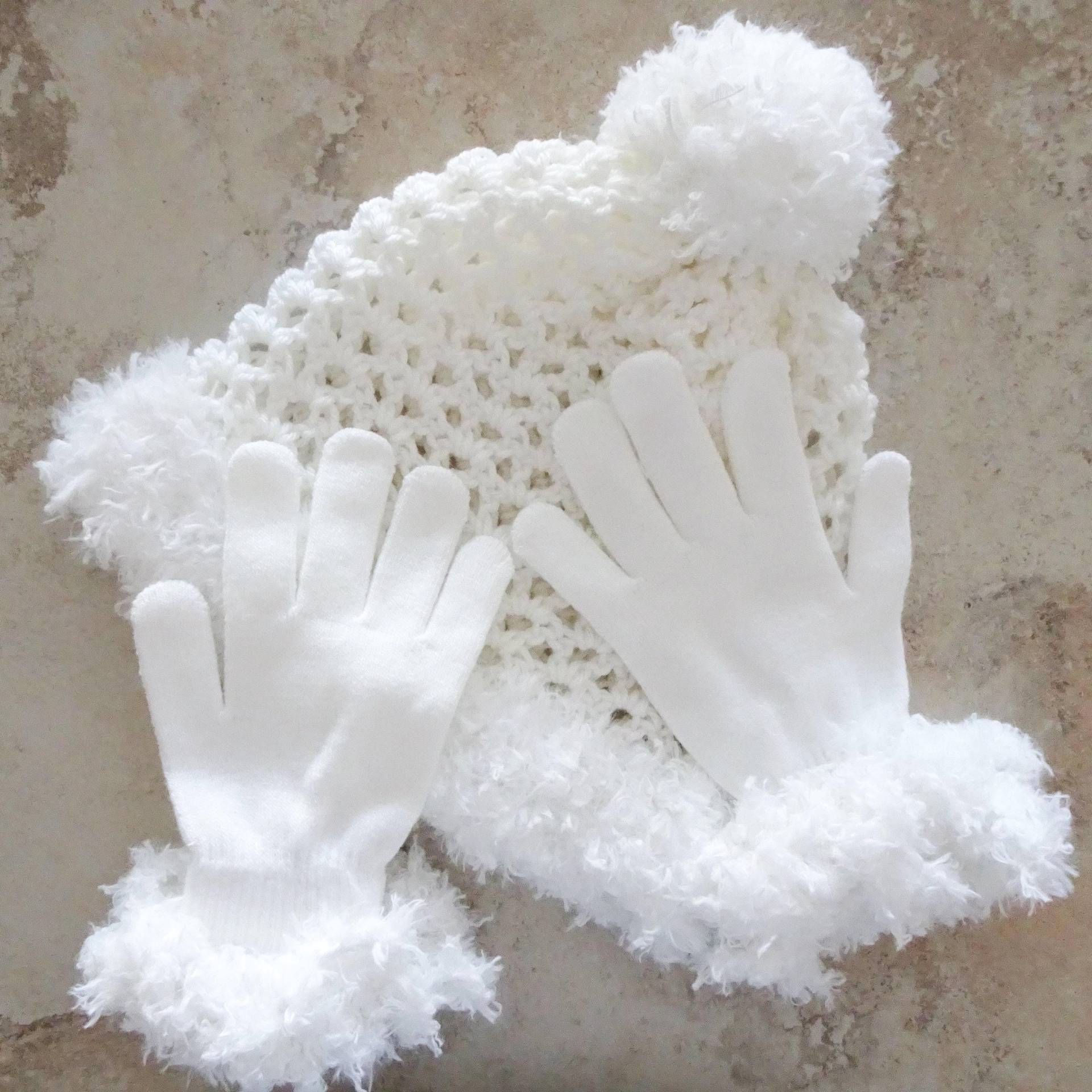 Weiße Spitze Gehäkelte Mütze & Kunstpelz Manschette Handschuhe Set - Boho Winter Geschenk von novelknitsdlm