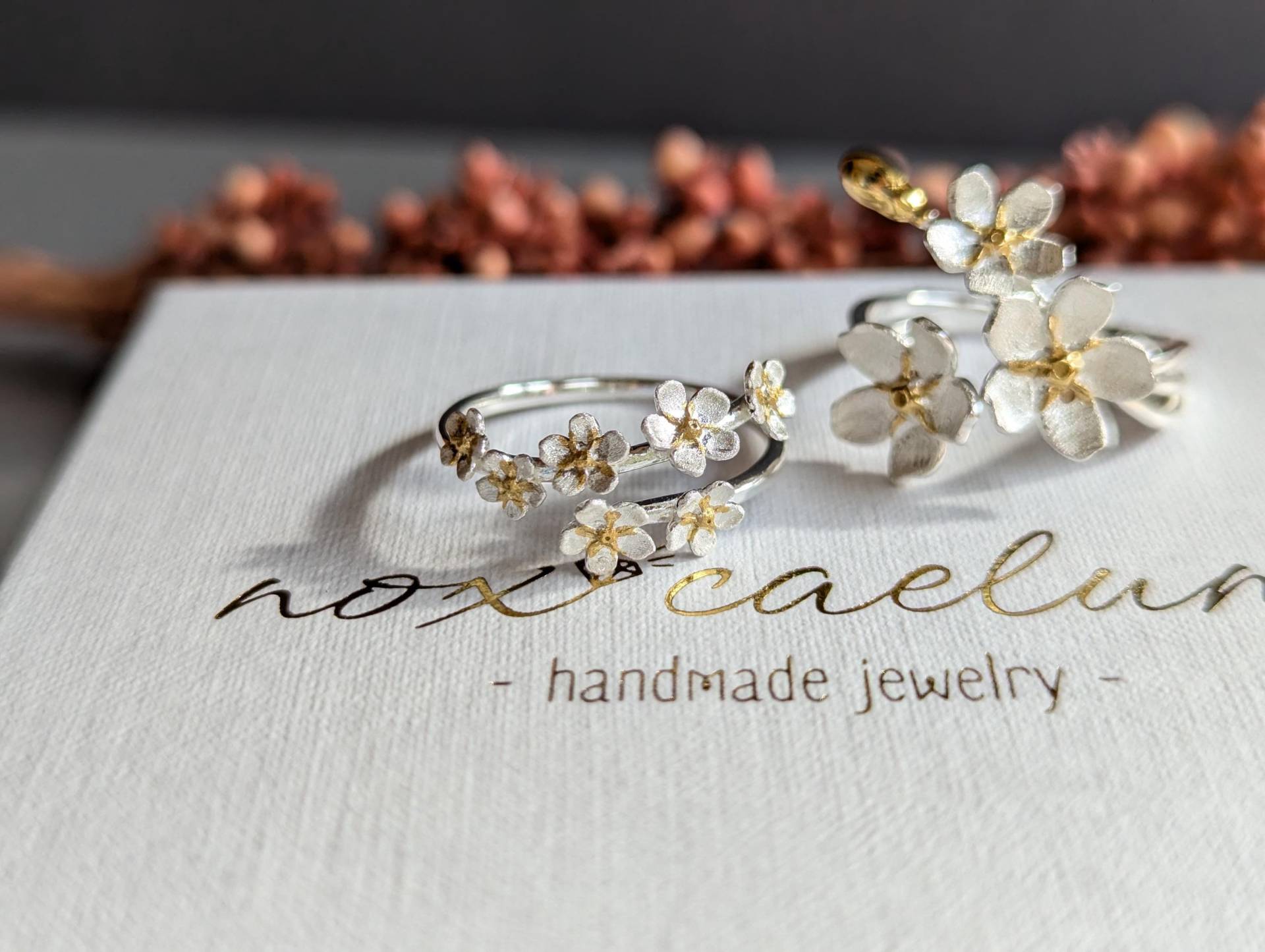 Nox Caelum | Sterling Silber Kirschblüten Ring, Sakura Ring Aus Silber, Vergissmeinnicht Blumenliebhaber Schmuck, Geschenk Nox Caelum | Sterling Silber Kirschblüten Ring, Sakura Ring Aus Silber, Vergissmeinnicht Blumenliebhaber Schmuck, Geschenk von noxcaelumDesign