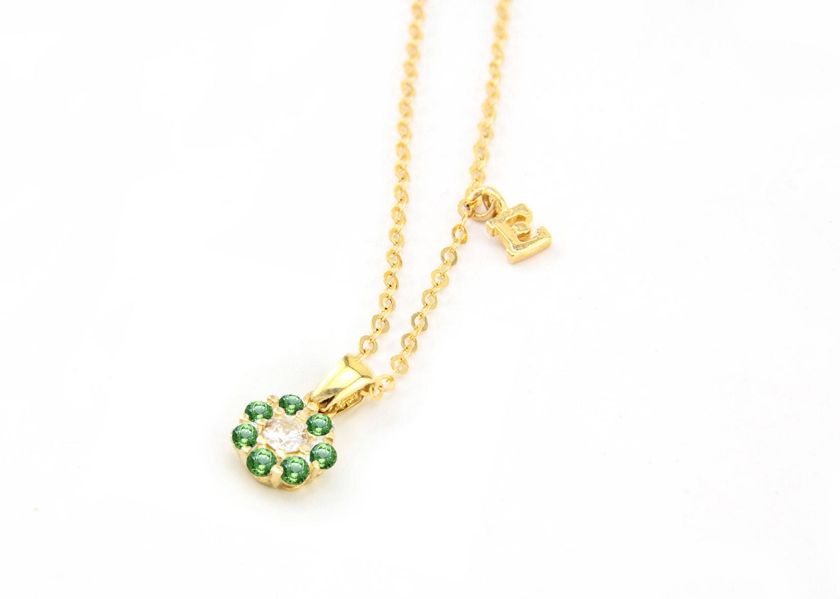 14K Gold Peridot Edelsteine Halskette, Geburtsstein Anhänger, Personalisierte Buchstaben Valentinstag Geschenk Für Sie, Grüner Blumen Anhänger von nuritdesignjewelry