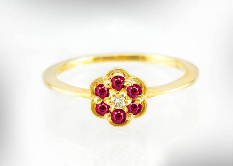 Vintage 14K Gold Rubin Diamant Daisy Verlobungsring von nuritdesignjewelry