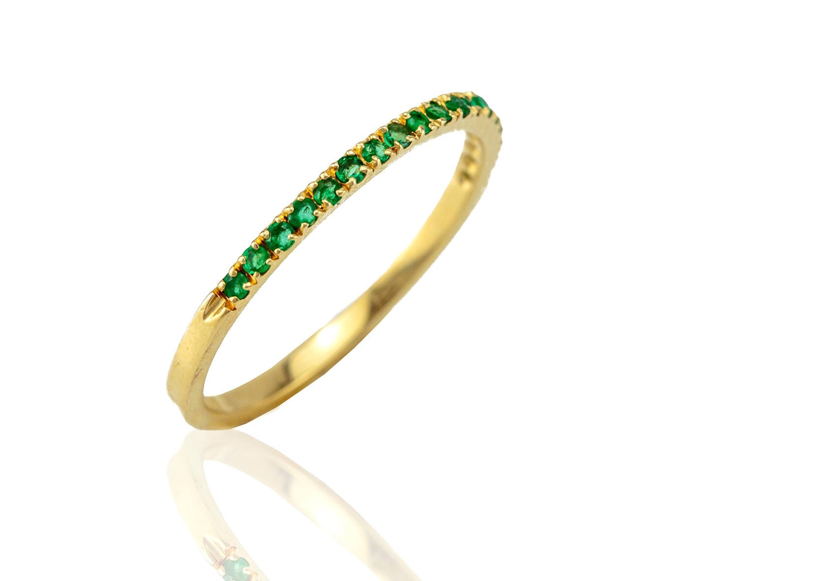 Geburtsstein Ehering, Natur Smaragd Eternity Band, Ring, Mai Hochzeitsband Grün Edelstein Ring von nuritdesignjewelry