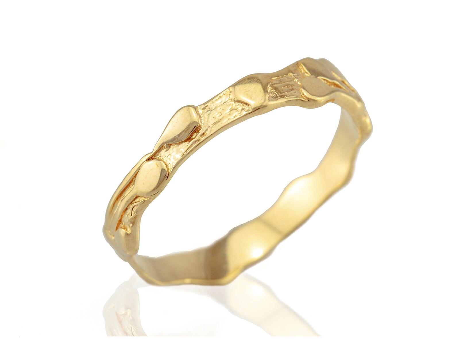 Gold Gehämmerter Ehering, Massiver 9 Karat 14 Ring, Unisex Strukturierte Band, 5 Mm Breiter Schmaler Ring von nuritdesignjewelry