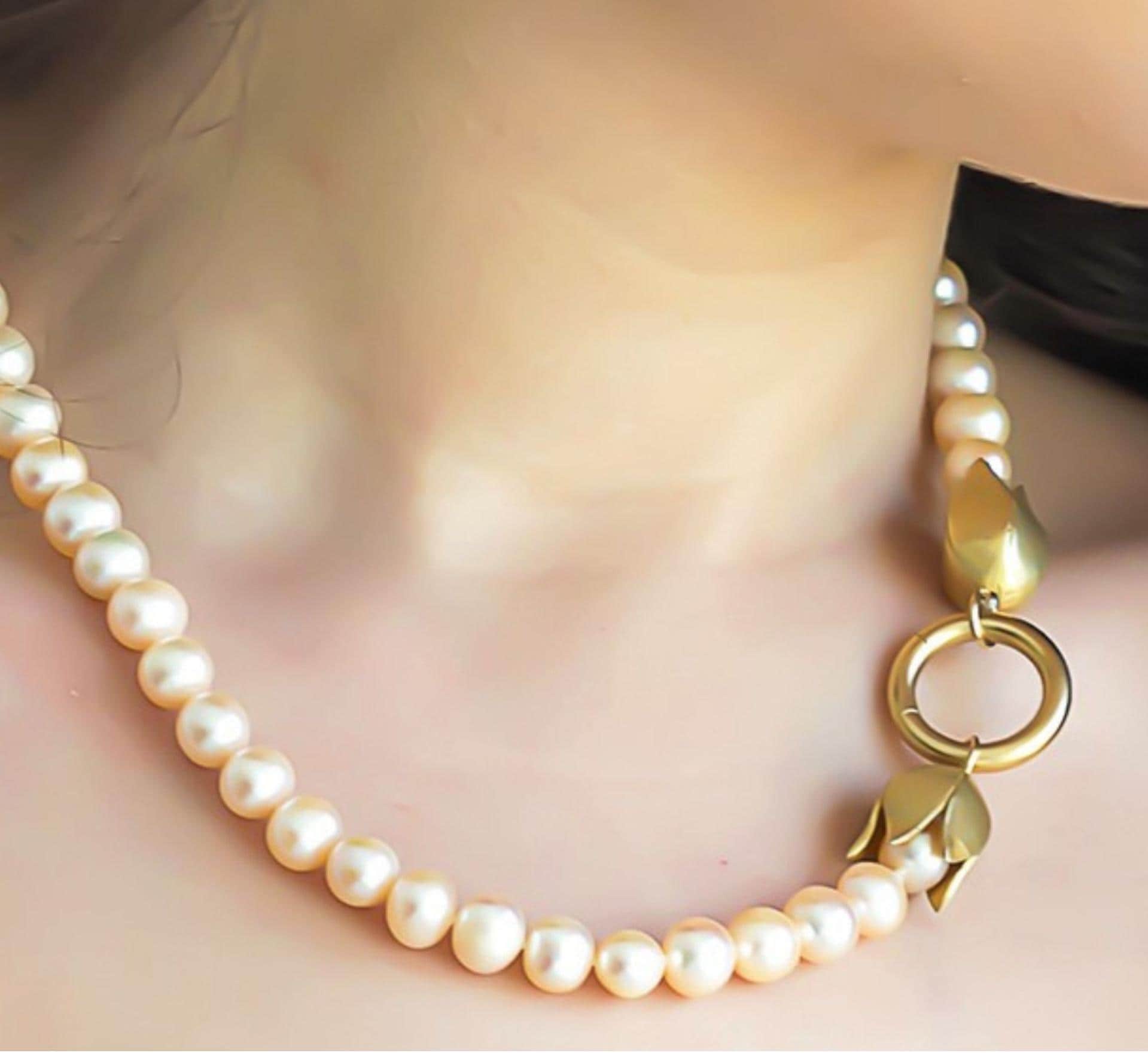 Handgefertigte Süsswasserperlenkette, Vergoldeter Sterlingsilber-Verschluss von nuritdesignjewelry