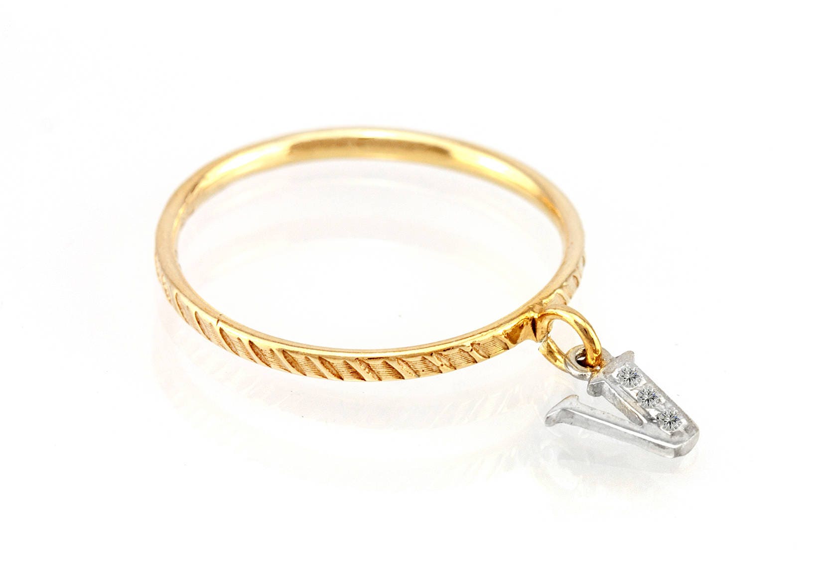 Personalisierter Gold Fill-Anfangsperlenring, Sterlingsilber-Buchstabenring von nuritdesignjewelry