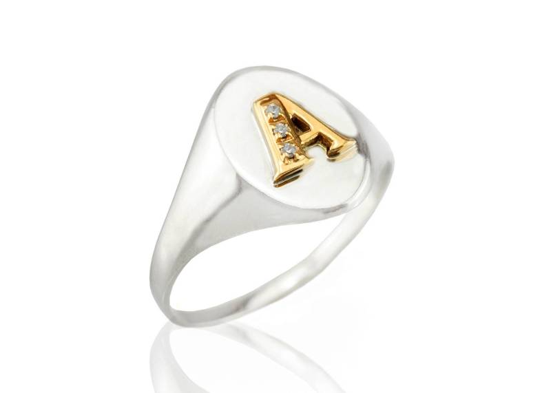 Personalisierter Sterling Silber Siegelring, 14K Goldbuchstabe, Cubic Zirkonia von nuritdesignjewelry