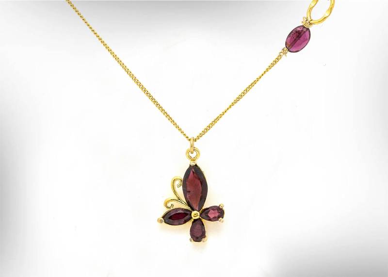 Zarte Schmetterling Anhänger Halskette, Granat Januar Geburtsstein Geschenk Für Sie, Edelstein Schmuck Frauen von nuritdesignjewelry