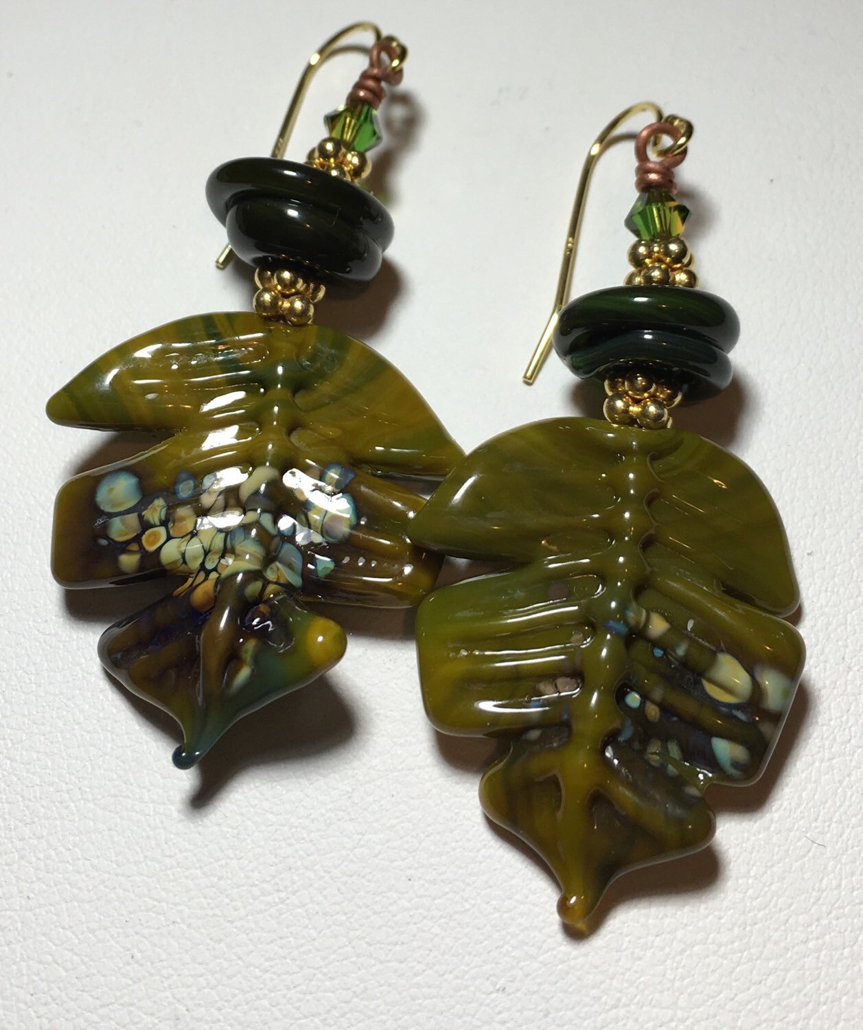 Olivgrüne Blatt Ohrringe, Herbstblatt Grüne Blätter, Lampwork Handgemachte Ohrringe Olivgrüne Blatt Ohrringe, Herbstblatt Grüne Blätter, Lampwork Handgemachte Ohrringe von nycfashionconnection
