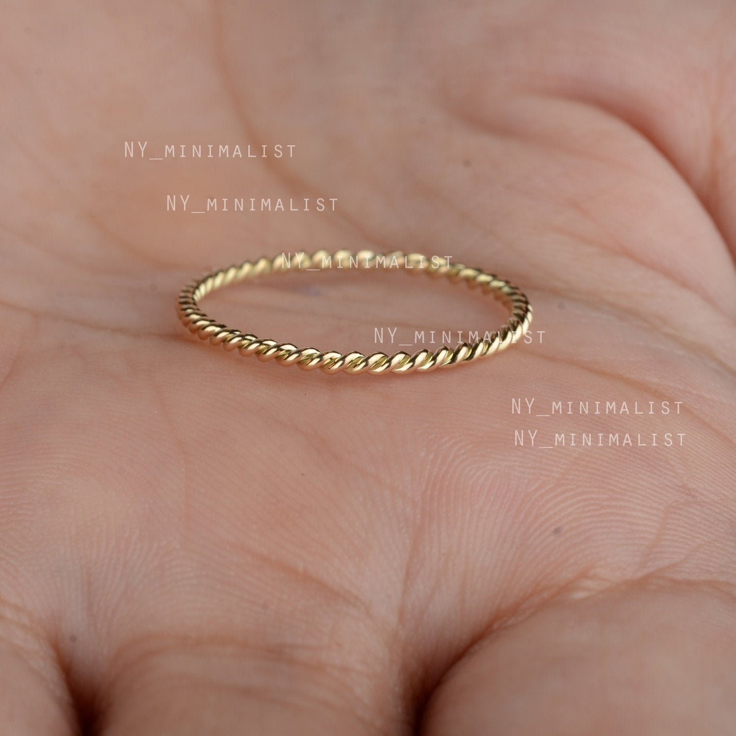 14K Gelbgold Twist Seilring - Handgefertigtes Eternity Band von nyminimalist