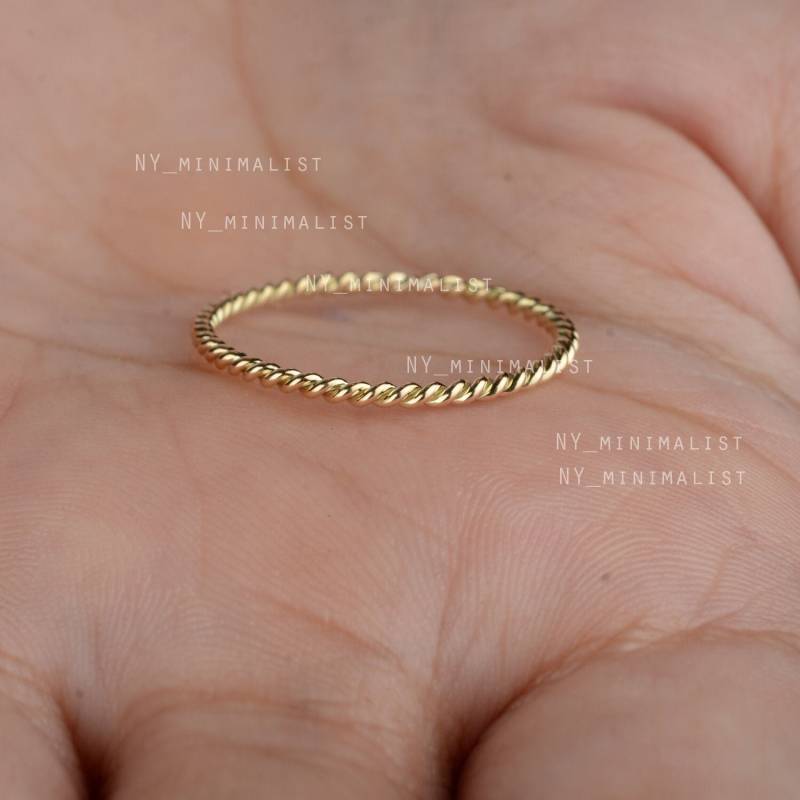 14K Gelbgold Twist Seilring - Handgefertigtes Eternity Band von nyminimalist
