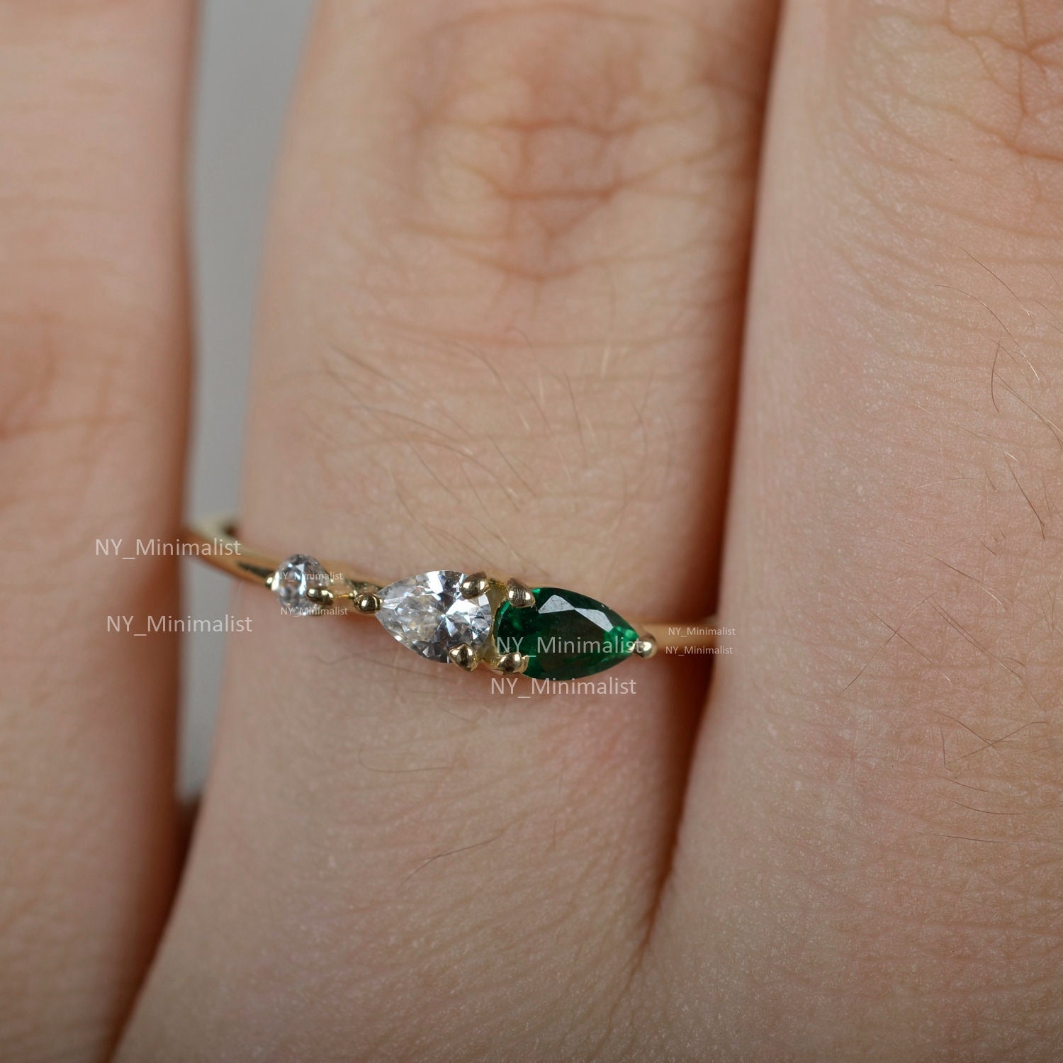 14K Gold Pear Smaragd & Weißer Topas Ring - Handgemachter Brautschmuck von nyminimalist