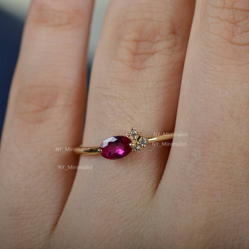 14K Gold Rubin Diamant Ring Oval Solitär Brautschmuck von nyminimalist