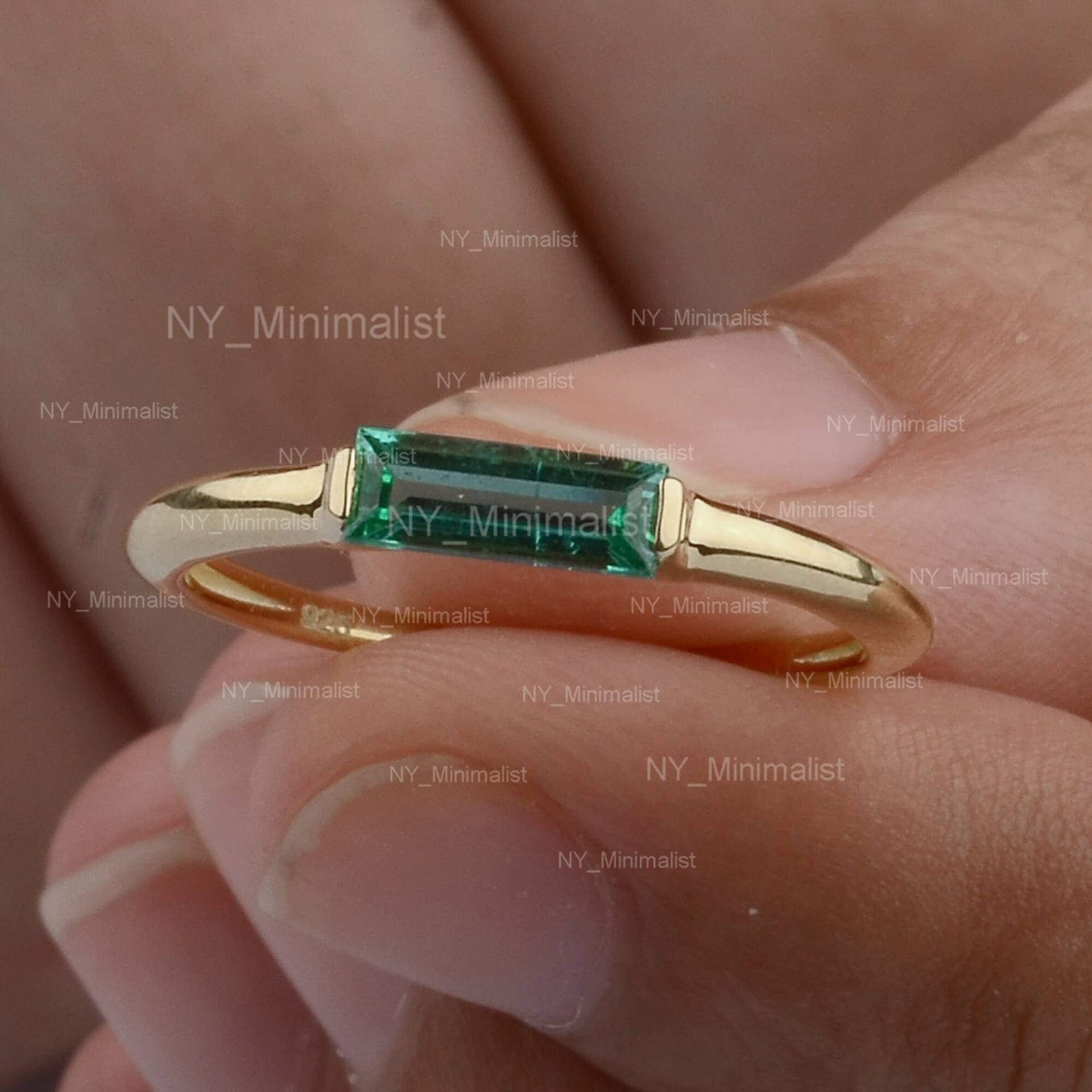 Sambia Natürlicher Smaragd Baguette Edelstein Solid 14K Gelbgold Gold Band Ring Handgemachter Stapelbarer Hochzeit Verlobungsring Sambia Natürlicher Smaragd Baguette Edelstein Solid 14K Gelbgold Gold Band Ring Handgemachter Stapelbarer Hochzeit Verlobungsring von nyminimalist
