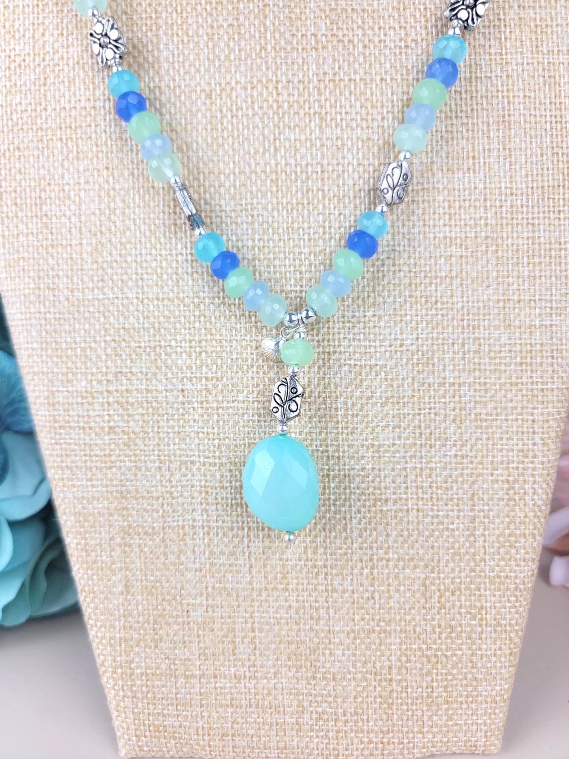 Chalcedon Perlenkette Aqua Achat Anhänger, Handgemachter Schmuck Chalcedon Perlenkette Aqua Achat Anhänger, Handgemachter Schmuck von o8sis