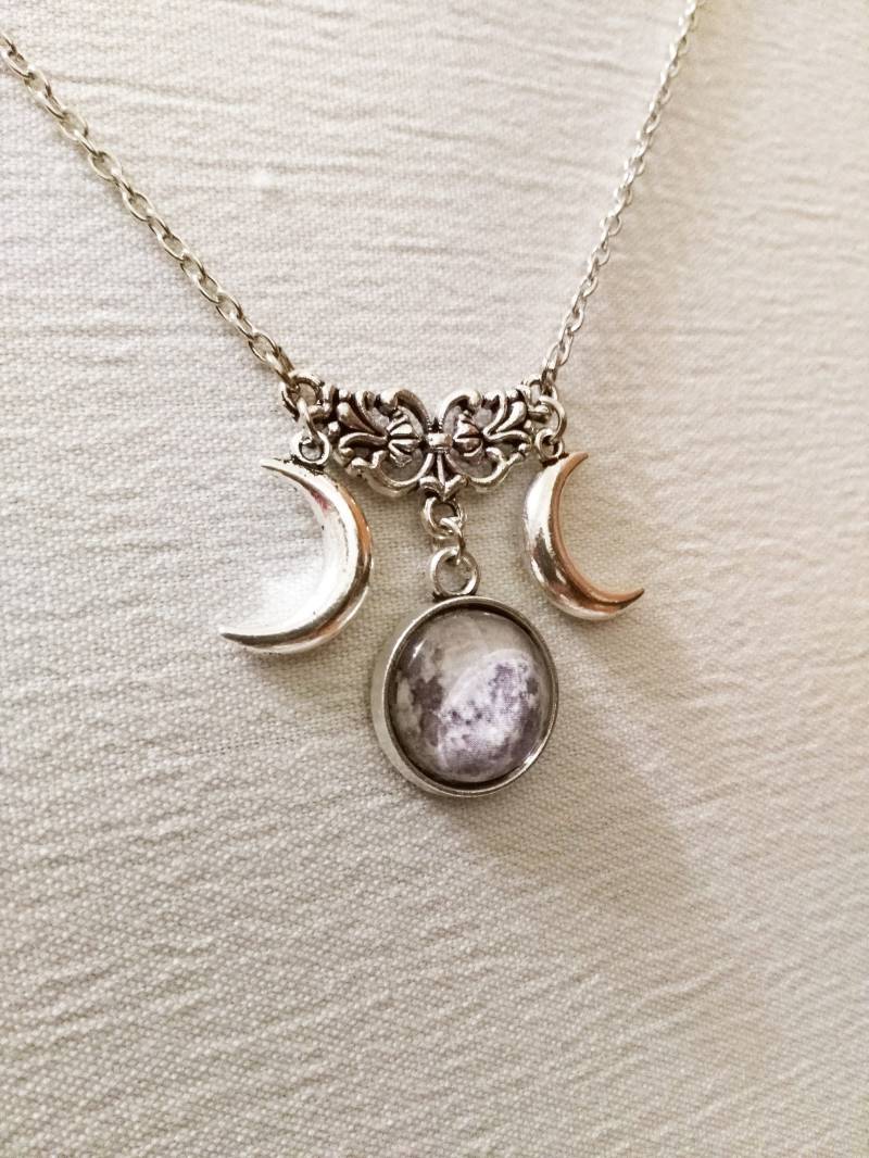 Dreifachmond, Dreifache Göttin, Wicca-Halskette, Silbermond, Mondschmuck, Hexen-Halskette, Mondanhänger, Dreifachmond-Halskette Dreifachmond, Dreifache Göttin, Wicca-Halskette, Silbermond, Mondschmuck, Hexen-Halskette, Mondanhänger, Dreifachmond-Halskette von oOMySweetNightmareOo